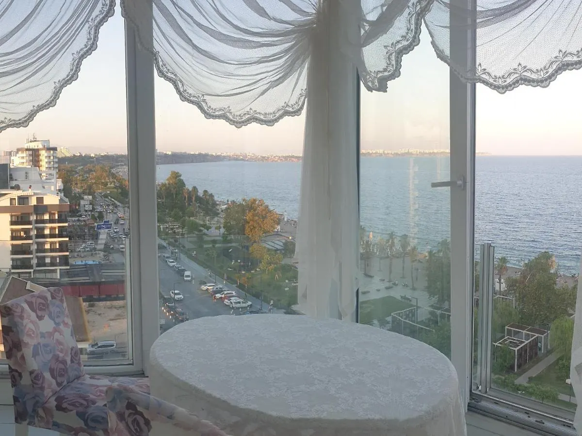 Antalya Konyaaltinda Muhtesem Gemi Ev Apartment