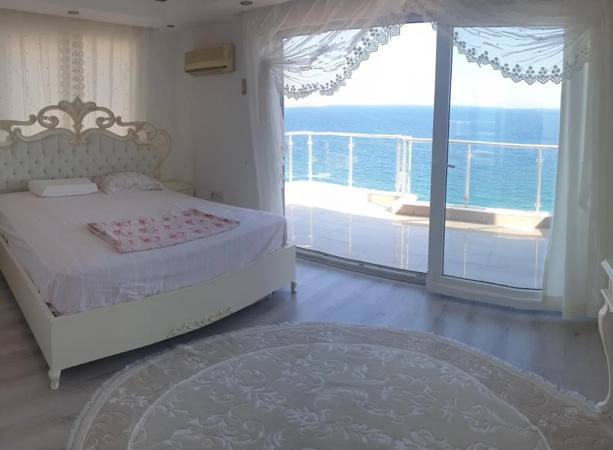 Antalya Konyaaltinda Muhtesem Gemi Ev Apartment Turkey