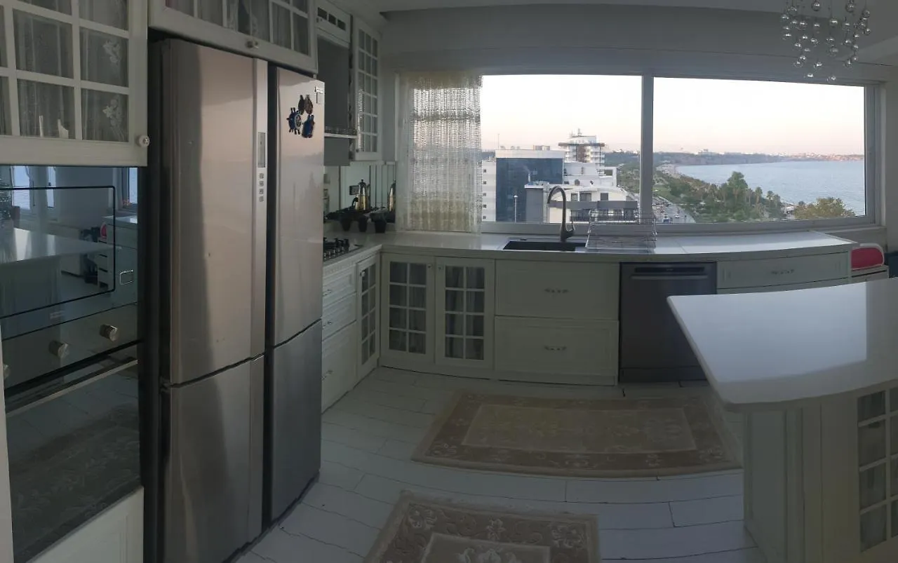 Antalya Konyaaltinda Muhtesem Gemi Ev Apartment