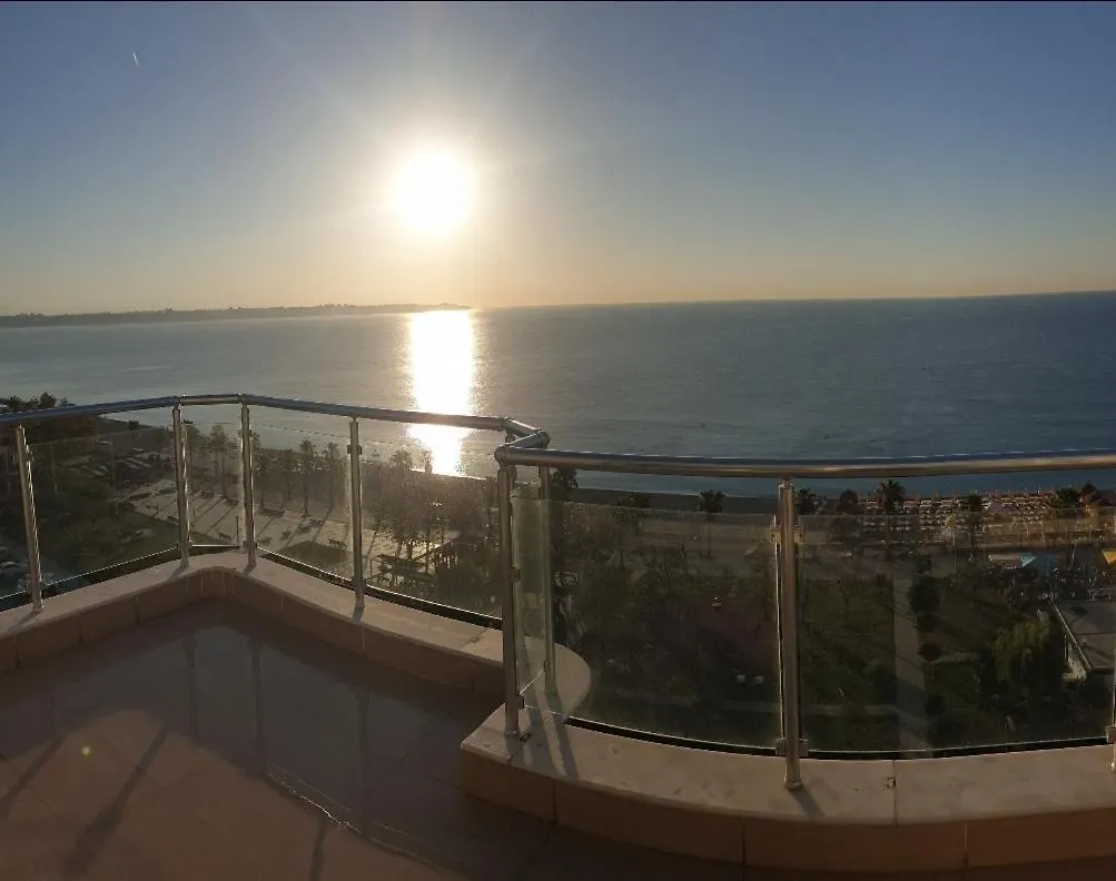 Antalya Konyaaltinda Muhtesem Gemi Ev Apartment