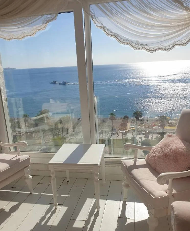 Antalya Konyaaltinda Muhtesem Gemi Ev Apartment